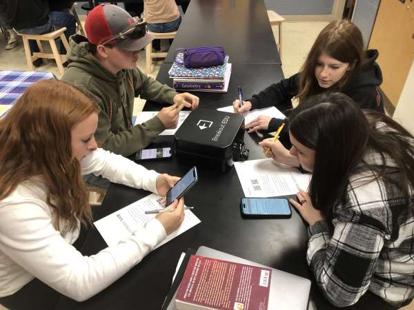 GMOs and bioscience at Zane Trace High School